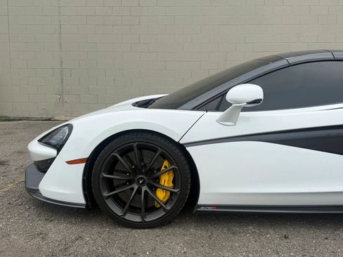 Used 2019 McLaren 570S Spider RWD image 7