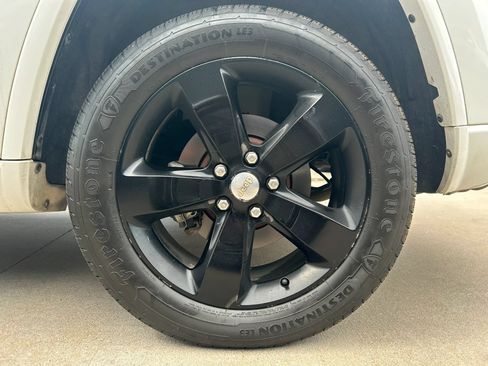 Used 2015 Jeep Grand Cherokee Overland AWD/4WD image 31
