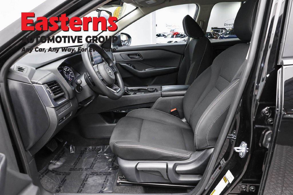 Used 2024 Nissan Rogue S AWD/4WD image 15