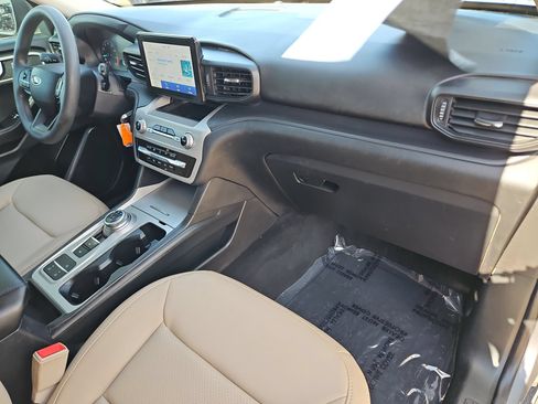 Used 2023 Ford Explorer 2WD image 26