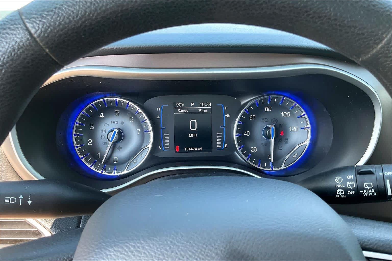 Used 2019 Chrysler Pacifica Touring Plus w/ Tire & Wheel Group FWD image 24