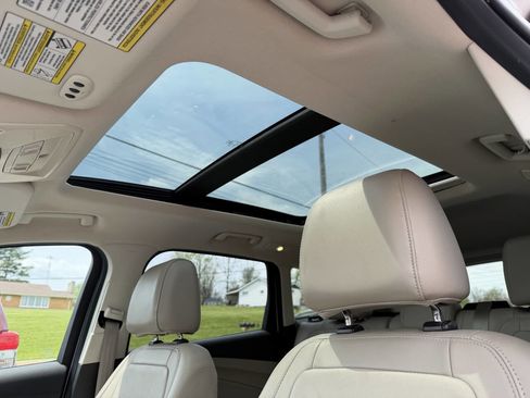 Used 2017 Ford Escape Titanium FWD image 8