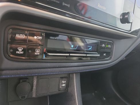 Used 2018 Toyota Corolla SE image 20