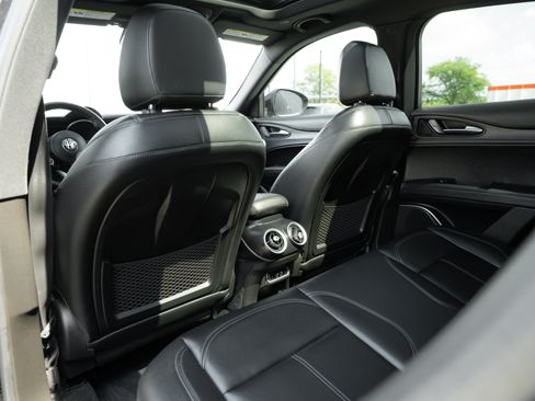 Used 2022 Alfa Romeo Stelvio Ti AWD/4WD image 25
