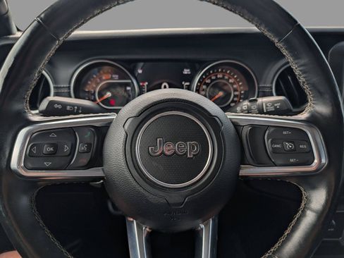 Used 2020 Jeep Wrangler Unlimited Sahara AWD/4WD image 29