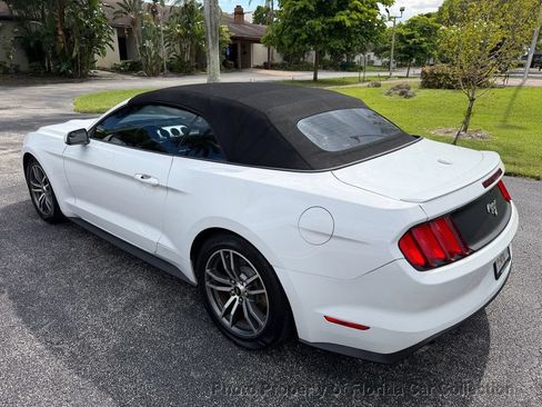 Used 2017 Ford Mustang Premium RWD image 29
