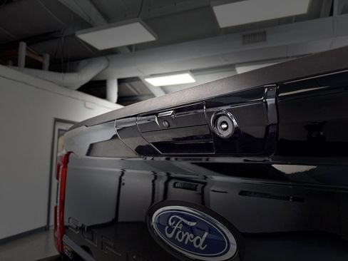 Used 2024 Ford F350 Lariat AWD/4WD image 36