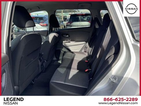 Used 2022 Nissan Rogue SV image 12