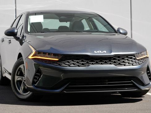 Used 2022 Kia K5 LXS FWD image 2