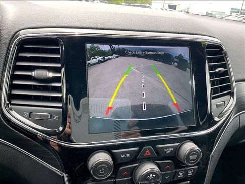 Used 2021 Jeep Grand Cherokee Limited w/ Premium Lighting Group AWD/4WD image 18
