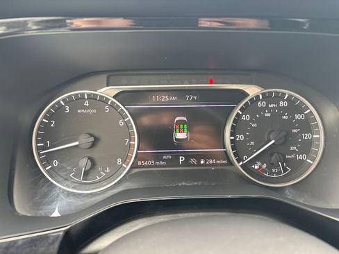 Used 2022 Nissan Pathfinder SV AWD/4WD image 15