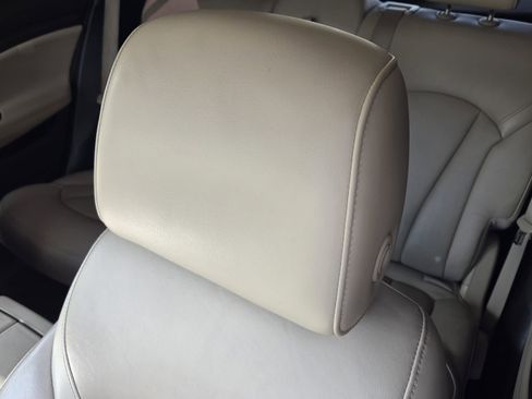 Used 2019 Buick Envision Essence FWD image 21