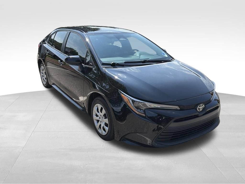 Used 2025 Toyota Corolla LE w/ Convenience Package FWD image 3