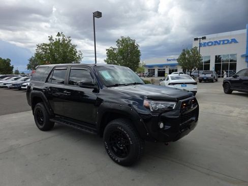 Used 2019 Toyota 4Runner SR5 AWD/4WD image 3