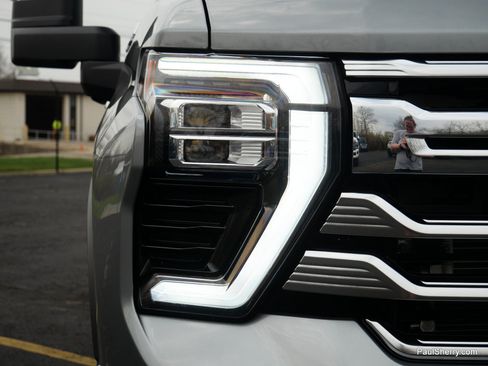 Used 2024 Chevrolet Silverado 2500 High Country AWD/4WD image 16