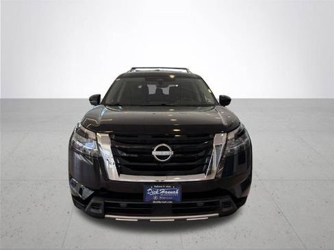 Certified 2024 Nissan Pathfinder SL AWD/4WD image 3