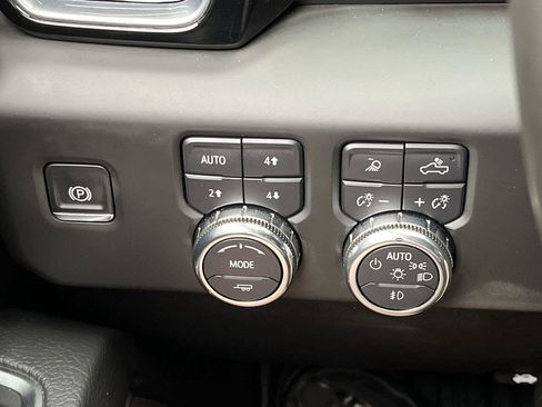 Certified 2025 GMC Sierra 2500 Denali w/ Denali Reserve Package AWD/4WD image 19