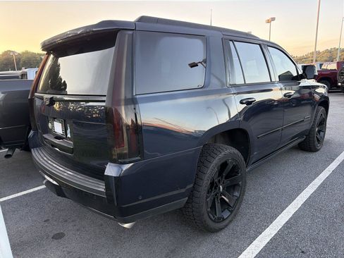 Used 2018 Cadillac Escalade Premium Luxury AWD/4WD image 5