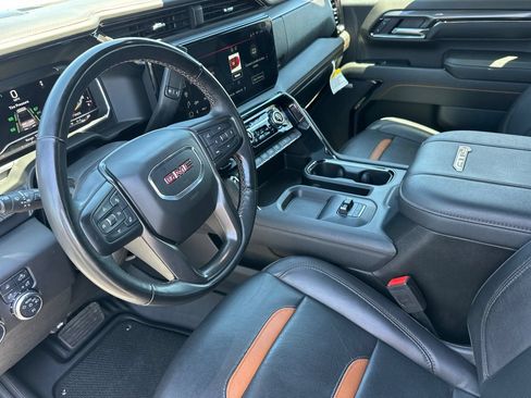 Used 2024 GMC Sierra 2500 AT4 w/ AT4 Premium Plus Package AWD/4WD image 11