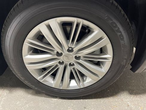 Used 2024 Mitsubishi Outlander ES FWD image 42