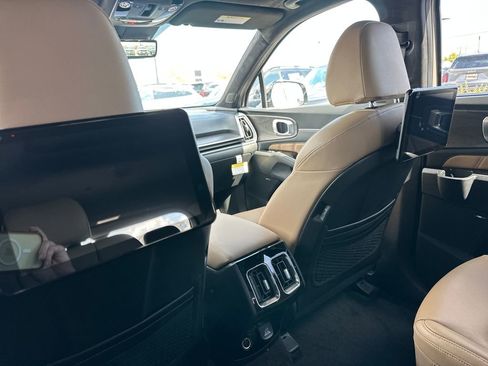 New 2025 Kia Sorento SX Prestige w/ Olive Brown Leather Package image 20