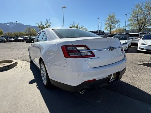 Used 2017 Ford Taurus Limited FWD image 6