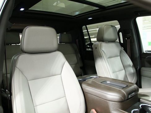 Used 2021 GMC Yukon XL SLT w/ SLT Luxury Plus Package image 22