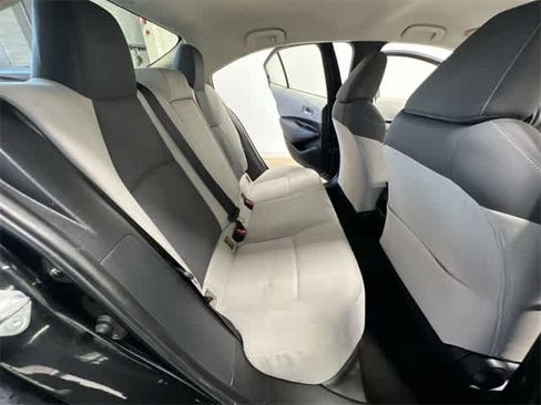Used 2021 Toyota Corolla LE image 22