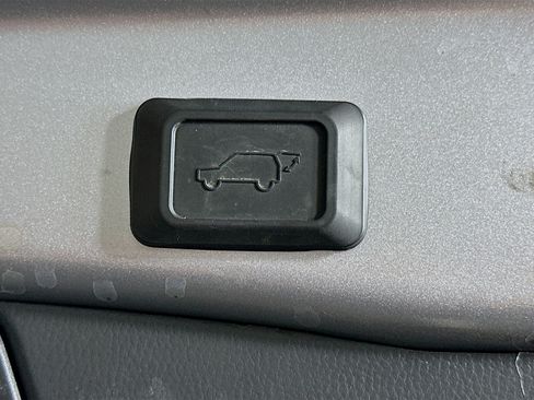 Used 2023 Toyota RAV4 XLE Premium FWD image 28