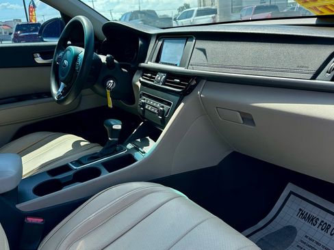 Used 2016 Kia Optima LX image 3