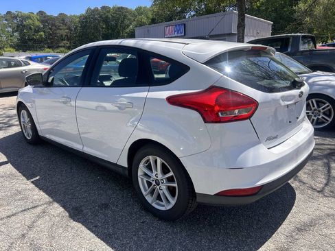 Used 2017 Ford Focus SE w/ Interior Protection Package image 4
