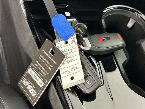 Used 2025 Audi SQ6 e-tron Premium Plus w/ Premium Plus image 24