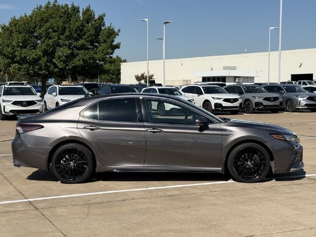 Used 2021 Toyota Camry XSE FWD image 3