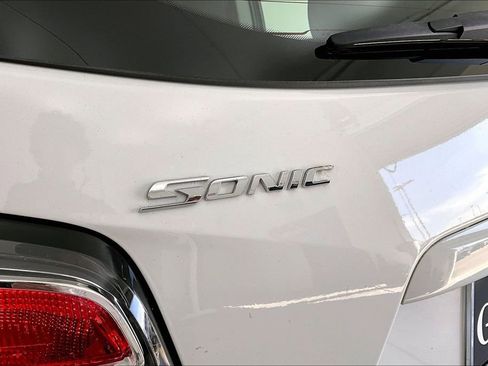 Used 2020 Chevrolet Sonic LT image 41