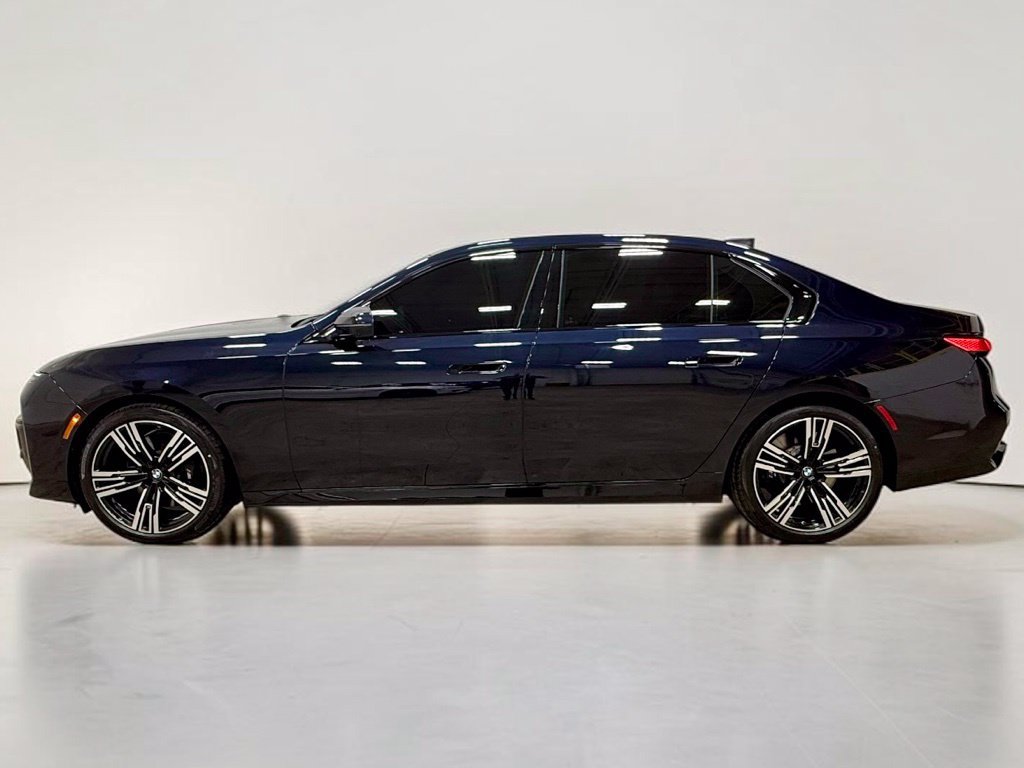 Used 2025 BMW 760i xDrive AWD/4WD image 18