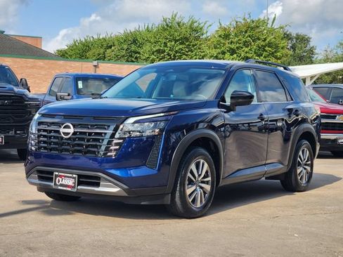 Used 2026 Nissan Pathfinder SL FWD image 3
