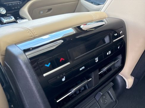 Used 2022 Acura MDX SH-AWD w/ Advance Package image 6