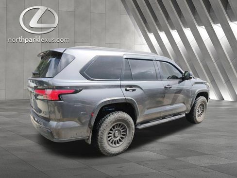 Used 2023 Toyota Sequoia TRD Pro AWD/4WD image 6