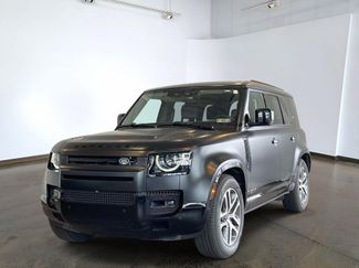 Used 2024 Land Rover Defender 110 X-Dynamic SE AWD/4WD video 1