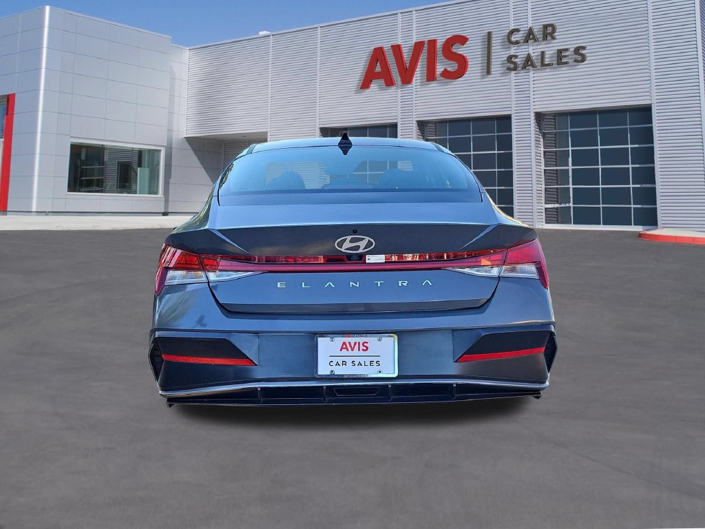Used 2025 Hyundai Elantra SEL FWD image 6