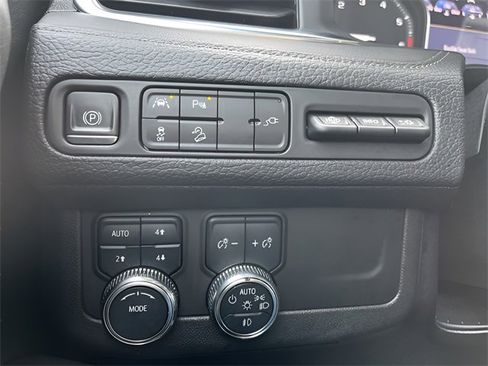 Used 2021 GMC Yukon Denali image 14