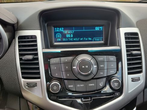 Used 2015 Chevrolet Cruze LT FWD image 25