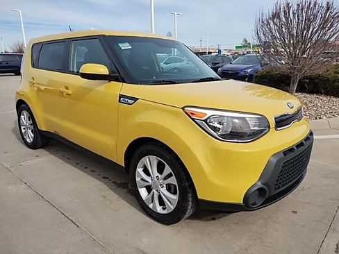 Used 2015 Kia Soul + w/ Audio Package image 5