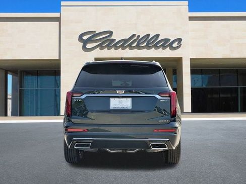 New 2025 Cadillac XT6 Luxury image 8