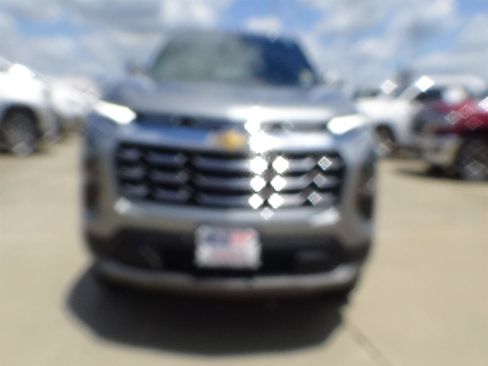 Used 2026 Chevrolet Equinox LT FWD image 3
