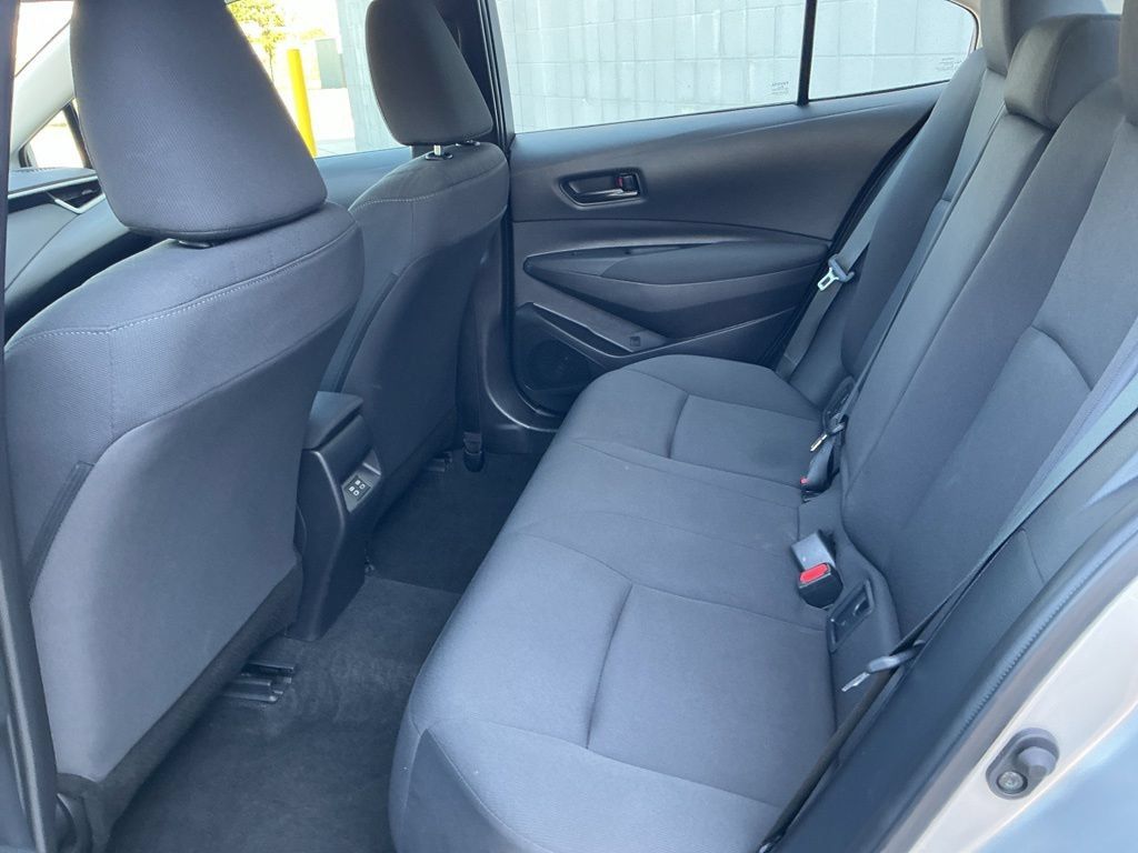 Used 2025 Toyota Corolla LE FWD image 27