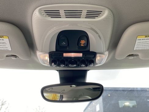 Used 2024 MINI Cooper 2-Door Hardtop w/ Signature Upholstery Package image 43