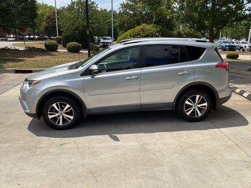 Used 2016 Toyota RAV4 XLE AWD/4WD image 7