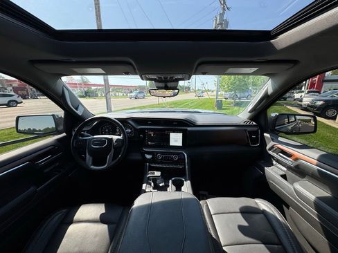 Used 2023 GMC Sierra 1500 Denali w/ Denali Reserve Package AWD/4WD image 10