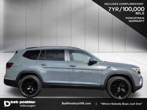 New 2026 Volkswagen Atlas SE image 24